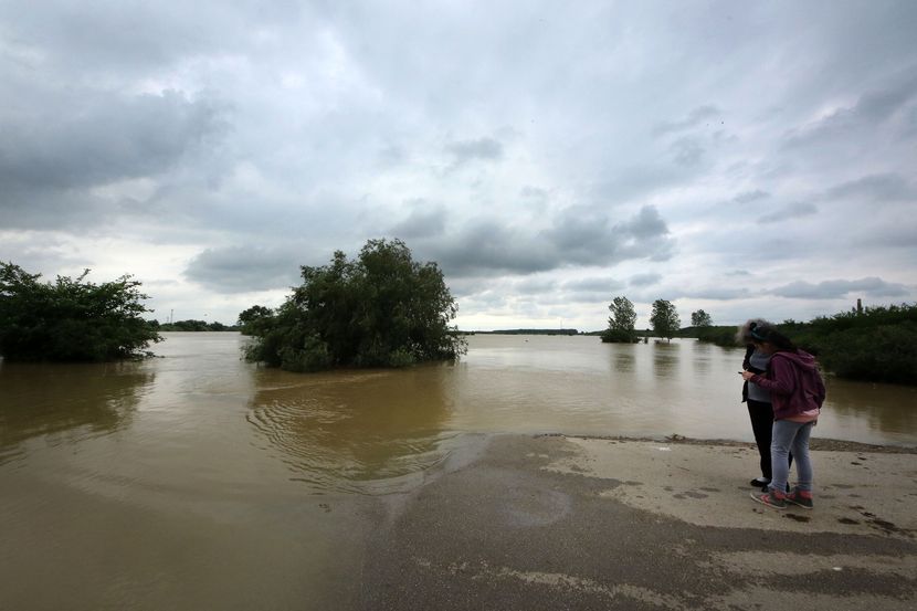 Sve oči uprte u reku Savu, pretnja i Tamiš: RHMZ upozorava na rast vodostaja još 3 reke i na obilne padavine