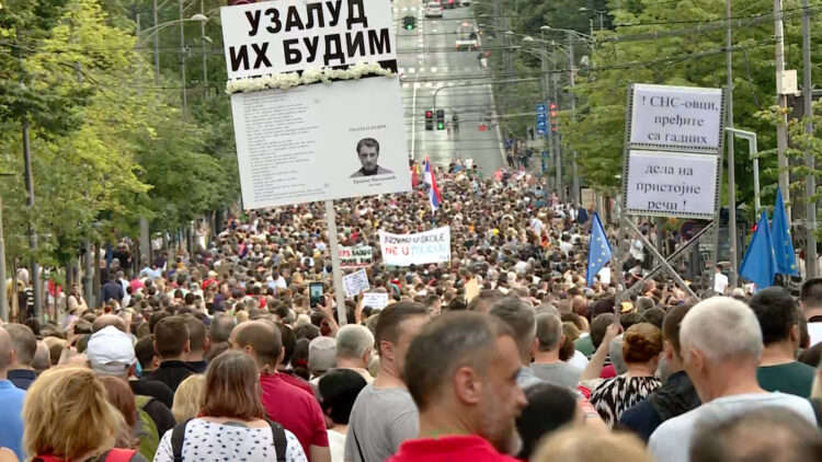 „Računajte na nas“, „Ostavke“ – poruke sa osmog protesta Srbija protiv nasilja