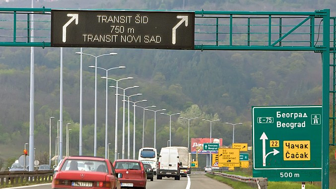 AMSS: Zimski uslovi vožnje bez snežnih padavina, popodbne se očekuje pojačan saobraćaj na putevima