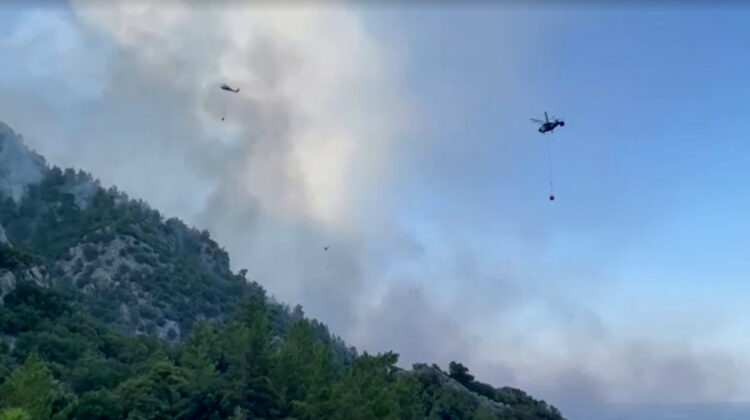 Borba sa požarima i u Turskoj, besana noć u Kemeru (VIDEO)