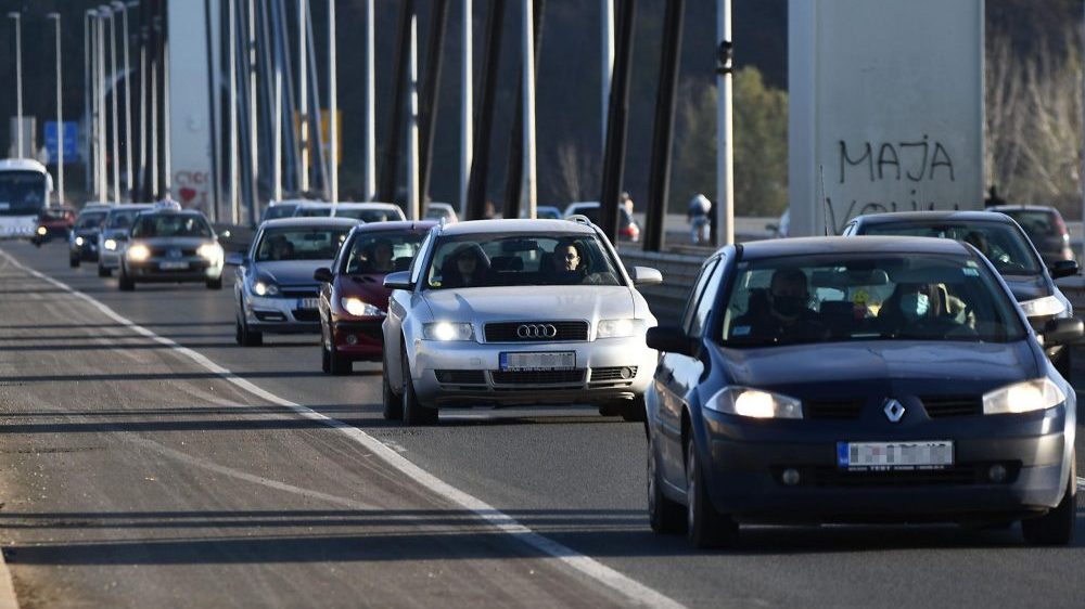 Nisu svi vozači automobila na putevima isti: Za koje od njih važe posebna pravila?