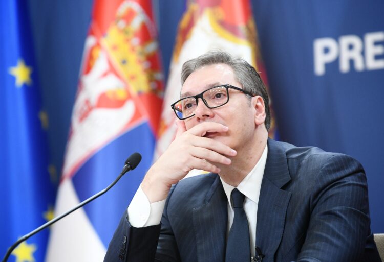 Vučić: Nadam se da će ludilo mržnje u svetu da prestane, želim Trampu brz oporavak