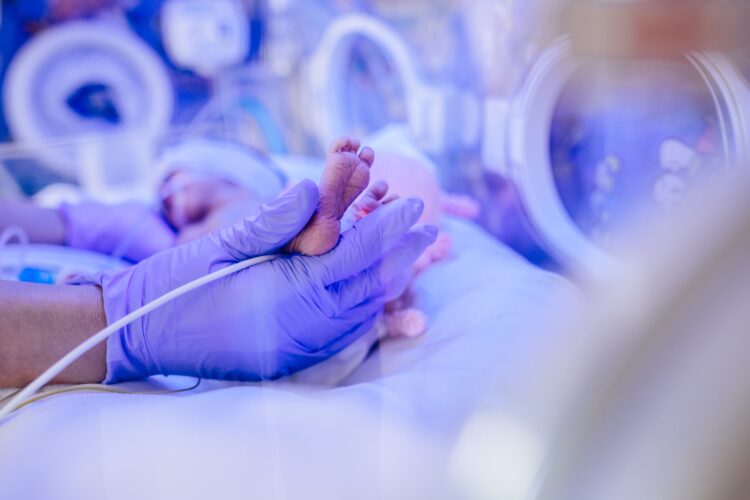 Dan prevremeno rođenih beba: Doktor o glavnim uzrocima i posledicama