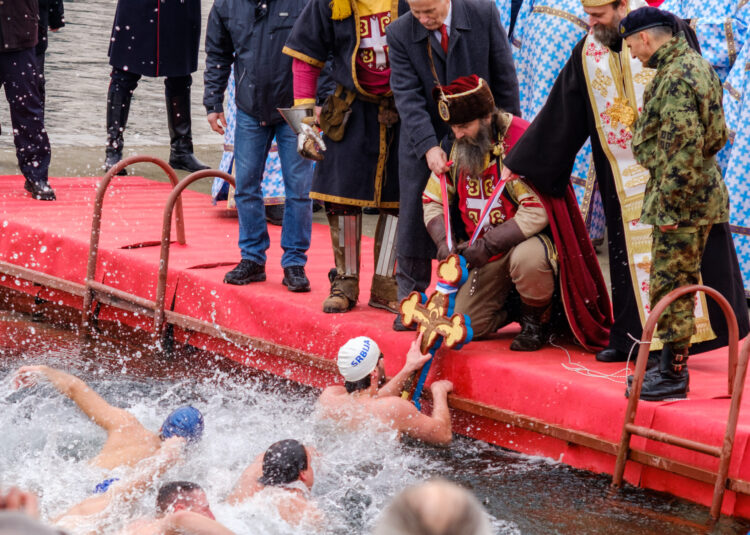 Plivanje za časni krst i mavanje kumbare upisani kao nematerijalno kulturno nasleđe