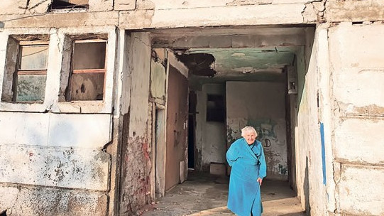 Preminula baka Leposava, jedna od poslednjih Srpkinja u Prištini