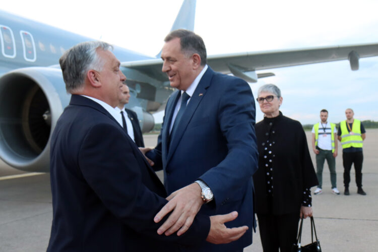 Orban stigao u Banjaluku, Dodik mu u petak uručuje odlikovanje