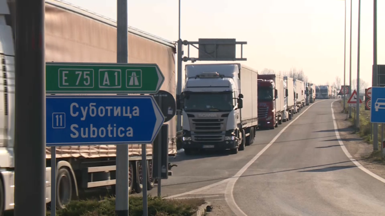 Uprava carina: Kilometarske kolone kamiona na granicama zbog EU procedura susednih zemalja