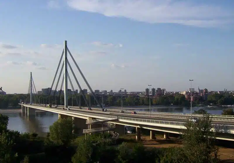 Spasioci Gradskog zelenila spasili muškarca koji je pao u Dunav sa Mosta slobode