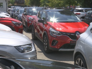 Električni polovni automobili u Srbiji nisu traženi, donosi li rat na Bliskom istoku promenu